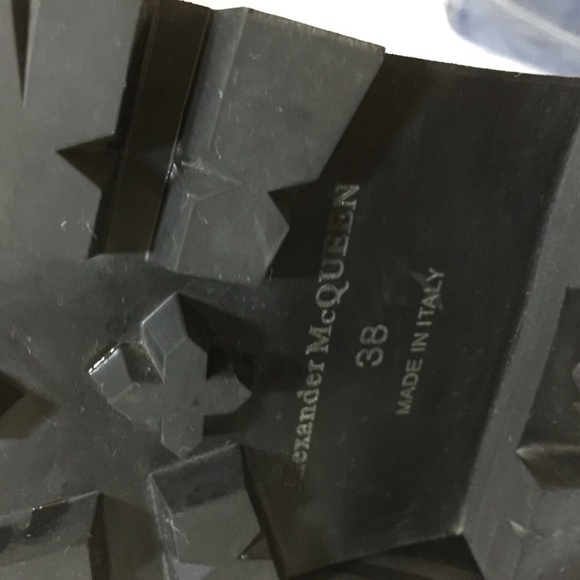 Alexander McQueen Black Glossy Loafers - Picture 5 of 9